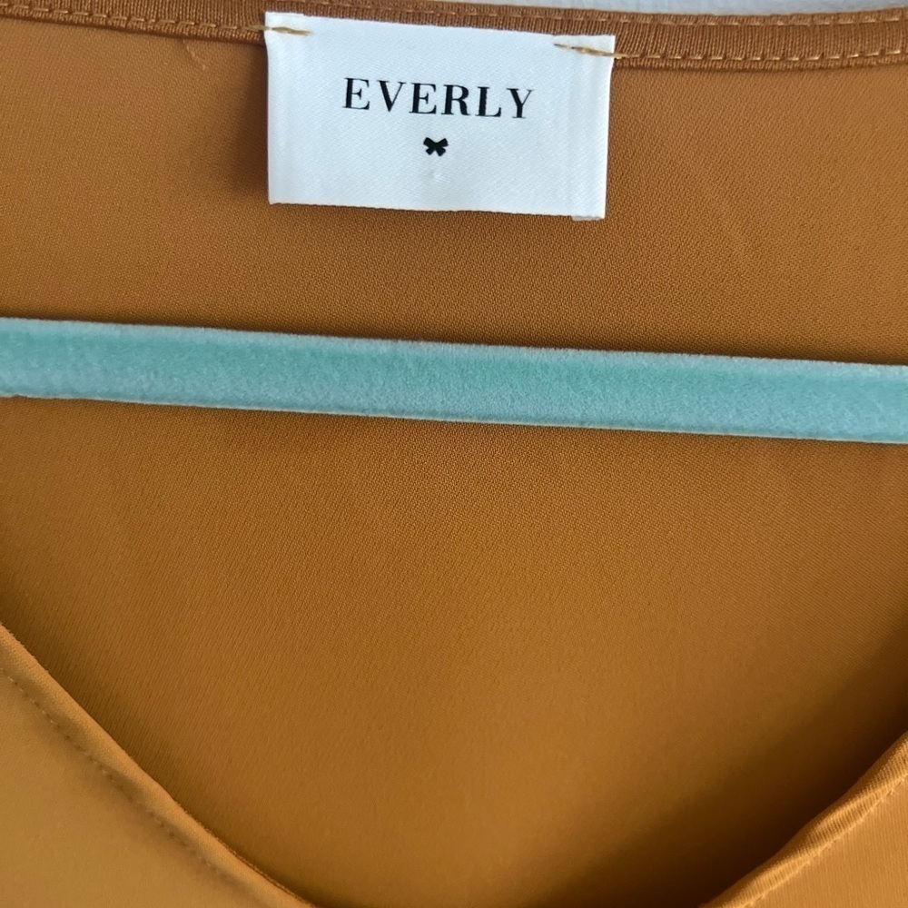 Everly mustard colored dress. Short slit sleeves/tie. Shift dress EUC. Small. - Picture 3 of 8